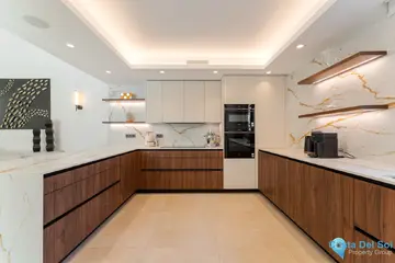 5 bedroom House for Sale in Marbella-57083