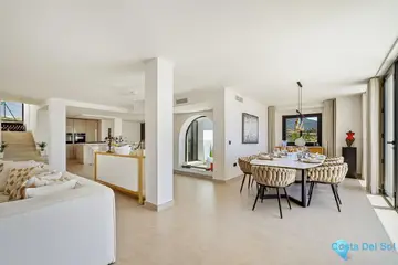 5 bedroom House for Sale in Nueva Andalucía-57078