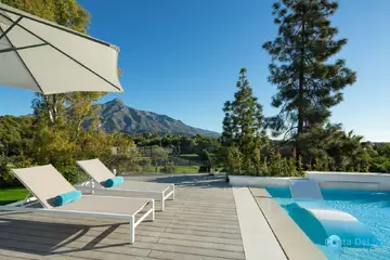 5 bedroom House for Sale in Marbella-57096