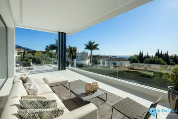5 bedroom House for Sale in The Golden Mile-57161