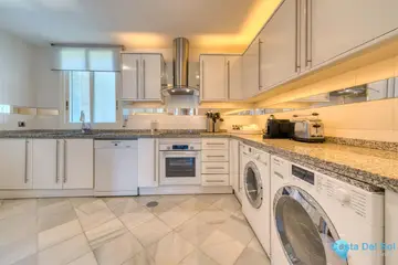 3 bedroom Apartment for Sale in Puerto Banús-57199