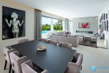 5 bedroom House for Sale in Marbella-57280