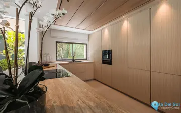 5 bedroom House for Sale in Nueva Andalucía-57336