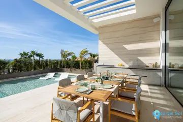 6 bedroom House for Sale in Los Flamingos-57357