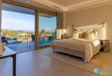 4 bedroom Apartment for Sale in New Golden Mile-57423