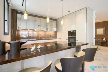 5 bedroom Apartment for Sale in The Golden Mile-57593
