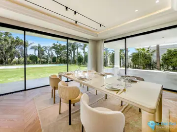 6 bedroom House for Sale in The Golden Mile-57614