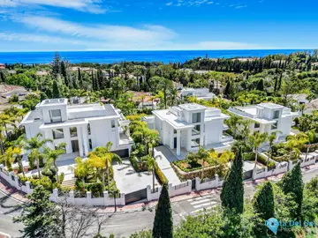 6 bedroom House for Sale in The Golden Mile-57620