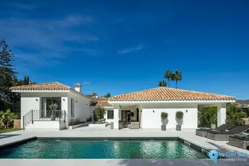 5 bedroom House for Sale in Nueva Andalucía-57776