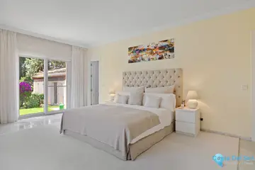 6 bedroom House for Sale in Nueva Andalucía-57813