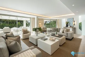 6 bedroom House for Sale in The Golden Mile-58262