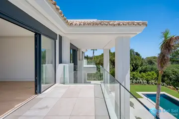 6 bedroom House for Sale in The Golden Mile-58343