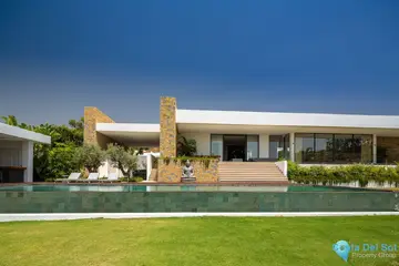 7 bedroom House for Sale in Benahavís