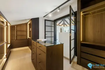 6 bedroom House for Sale in Marbella-58433