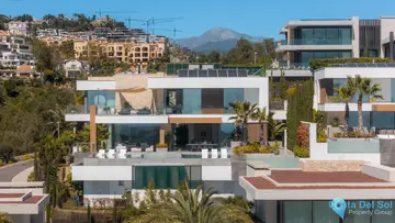 6 bedroom House for Sale in La Quinta-58502