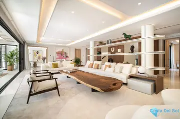 5 bedroom House for Sale in The Golden Mile-58600