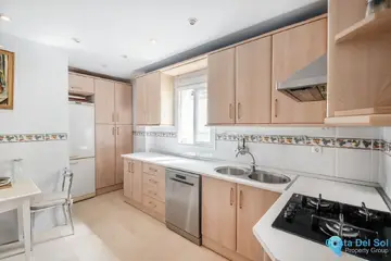 3 bedroom Apartment for Sale in The Golden Mile-84071