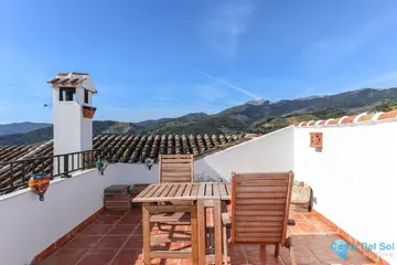 3 bedroom House for Sale in Yunquera