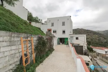 3 bedroom House for Sale in Tolox