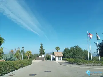 1185m2 Plot for Sale in Alhaurín el Grande-60390