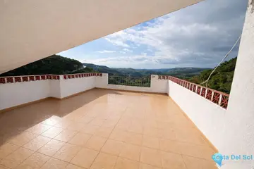 3 bedroom House for Sale in Casares