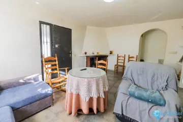4 bedroom House for Sale in Tolox-61052