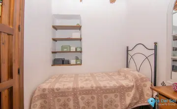 1 bedroom House for Sale in Guaro-61410