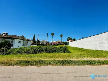 587m2 Plot for Sale in Estepona-62500