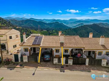 4 bedroom House for Sale in Almogía-62699