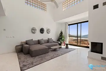 2 bedroom Apartment for Sale in La Mairena-84181