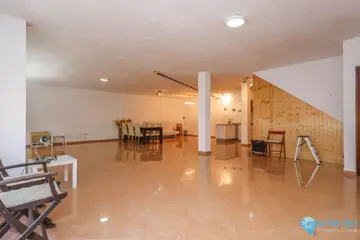 1 bedroom House for Sale in Guaro-63840