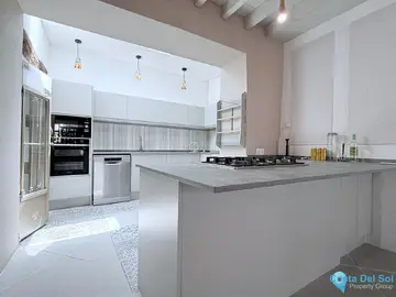 4 bedroom House for Sale in Monda-65104