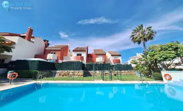 3 bedroom House for Sale in Estepona