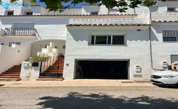 3 bedroom House for Sale in Estepona