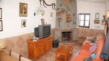 4 bedroom House for Sale in Gibralgalia-105723