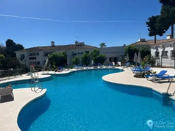 2 bedroom Apartment for Sale in El Paraiso