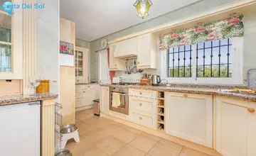 4 bedroom House for Sale in Coín-1158