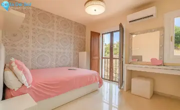 4 bedroom House for Sale in Estepona-1340