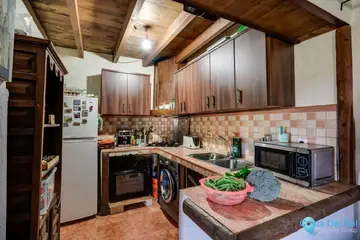 8 bedroom House for Sale in Monda-78865