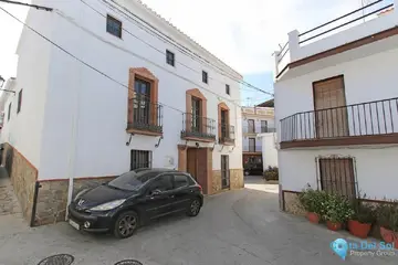 7 bedroom House for Sale in Guaro-106149