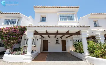 4 bedroom House for Sale in Riviera del Sol-2110