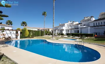 4 bedroom House for Sale in Riviera del Sol-2111
