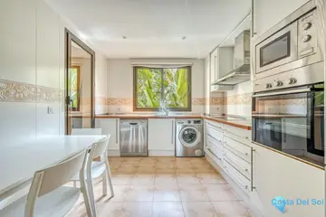 2 bedroom Apartment for Sale in Benahavís-79063