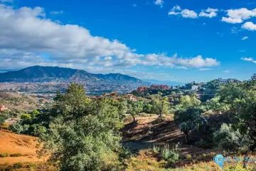2266m2 Plot for Sale in La Mairena-69235