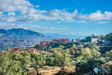 2266m2 Plot for Sale in La Mairena-69237