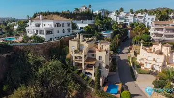 2 bedroom Apartment for Sale in Benahavís-69324