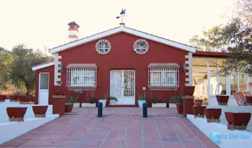 3 bedroom House for Sale in Coín