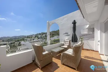 3 bedroom Apartment for Sale in La Mairena-69518
