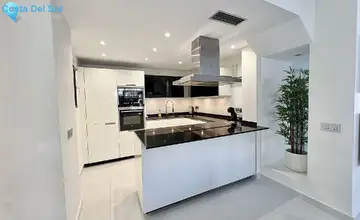 2 bedroom Apartment for Sale in Elviria-2424