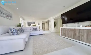2 bedroom Apartment for Sale in Elviria-2427